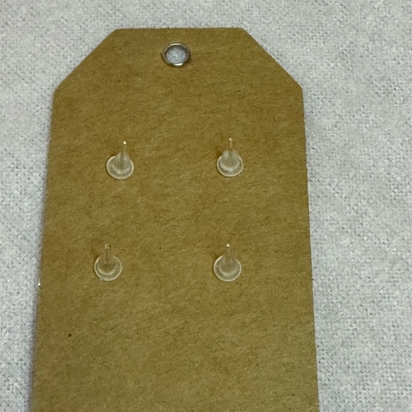 2 pair Christmas earrings - Picture 2 of 2